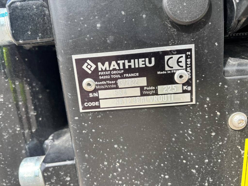 Mathieu MC-210 Azura Flex Street Sweeper - מטאטא כבישים: תמונה 5 Mathieu MC-210 Azura Flex Street Sweeper - מטאטא כבישים: תמונה 5