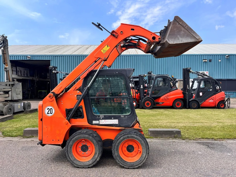 Bobcat S450 - מעמיס היגוי החלקה: תמונה 3 Bobcat S450 - מעמיס היגוי החלקה: תמונה 3