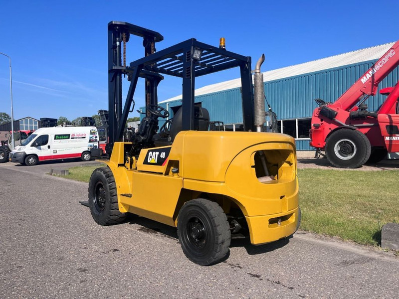 Caterpillar DP40K2 - מלגזת סולר: תמונה 5 Caterpillar DP40K2 - מלגזת סולר: תמונה 5