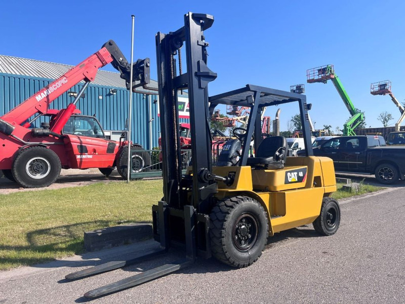 Caterpillar DP40K2 - מלגזת סולר: תמונה 3 Caterpillar DP40K2 - מלגזת סולר: תמונה 3