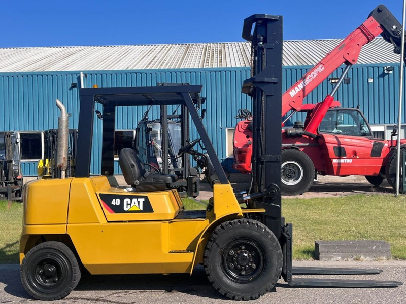 Caterpillar DP40K2 - מלגזת סולר: תמונה 1 Caterpillar DP40K2 - מלגזת סולר: תמונה 1