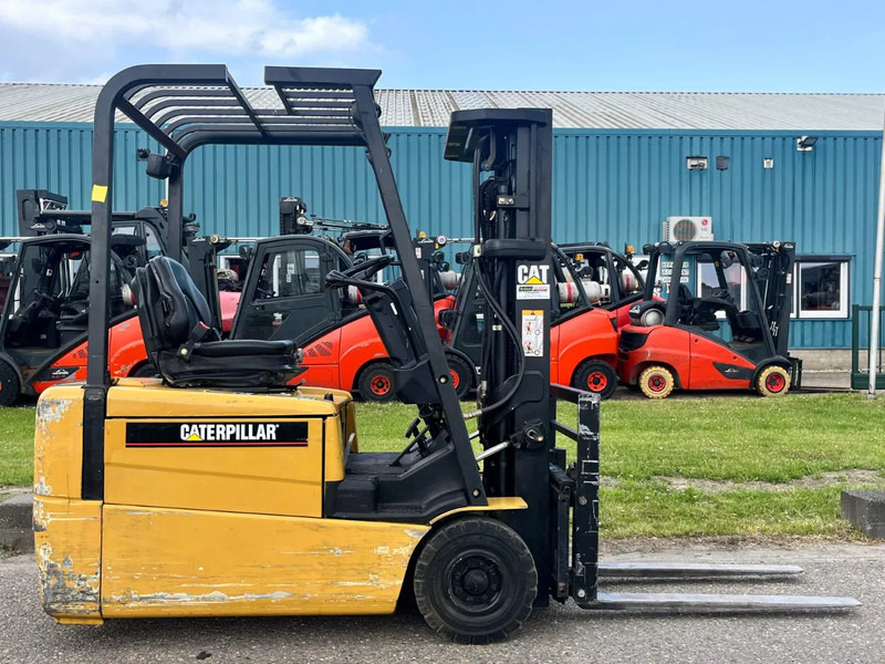 Caterpillar EP18KT - מלגזה חשמלית: תמונה 1 Caterpillar EP18KT - מלגזה חשמלית: תמונה 1