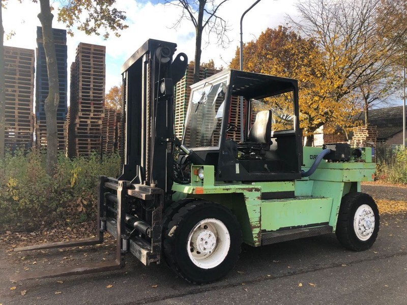 Clark DPL100 - מלגזת סולר: תמונה 2 Clark DPL100 - מלגזת סולר: תמונה 2