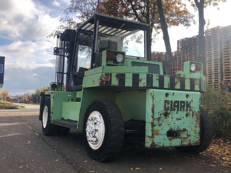Clark DPL100 - מלגזת סולר: תמונה 4 Clark DPL100 - מלגזת סולר: תמונה 4