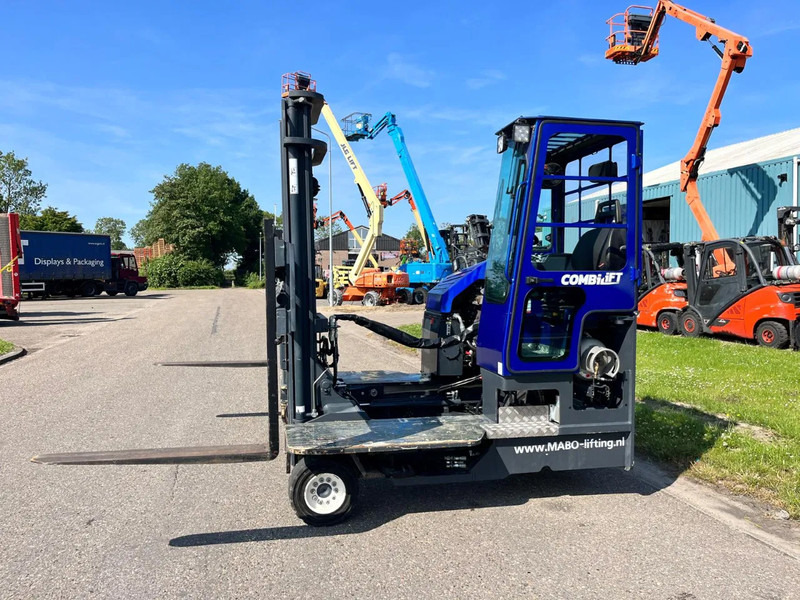 Combilift C4000 4 WAY FORKLIFT - משאית הגעה ב-4 דרכים: תמונה 5 Combilift C4000 4 WAY FORKLIFT - משאית הגעה ב-4 דרכים: תמונה 5