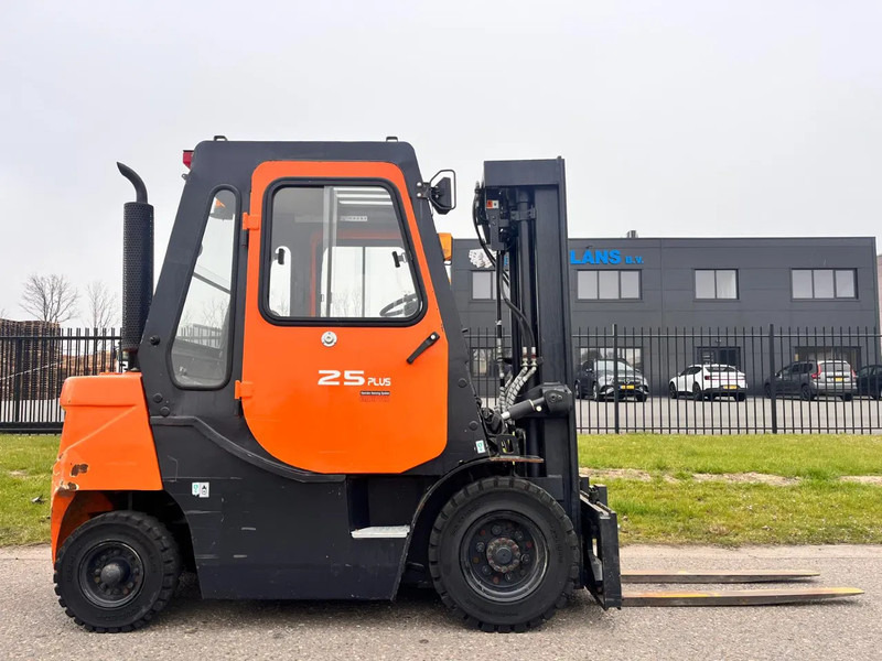 Doosan D25G PLUS - מלגזה: תמונה 1 Doosan D25G PLUS - מלגזה: תמונה 1