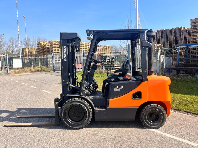 Doosan D33S- 7 - מלגזת סולר: תמונה 2 Doosan D33S- 7 - מלגזת סולר: תמונה 2