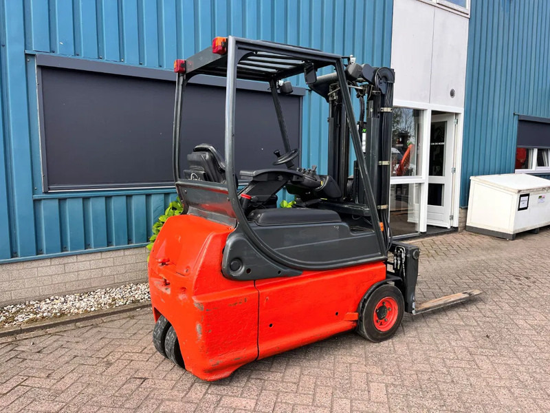 Linde E16-02 - מלגזה חשמלית: תמונה 5 Linde E16-02 - מלגזה חשמלית: תמונה 5