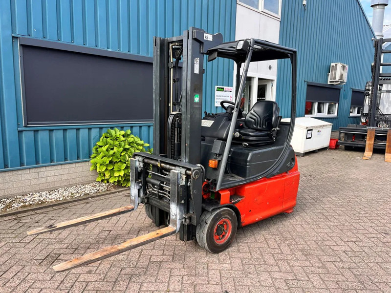 Linde E16-02 - מלגזה חשמלית: תמונה 4 Linde E16-02 - מלגזה חשמלית: תמונה 4