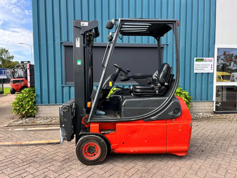 Linde E16-02 - מלגזה חשמלית: תמונה 2 Linde E16-02 - מלגזה חשמלית: תמונה 2