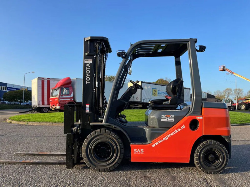 Toyota 52-8FDF25 - מלגזת סולר: תמונה 4 Toyota 52-8FDF25 - מלגזת סולר: תמונה 4