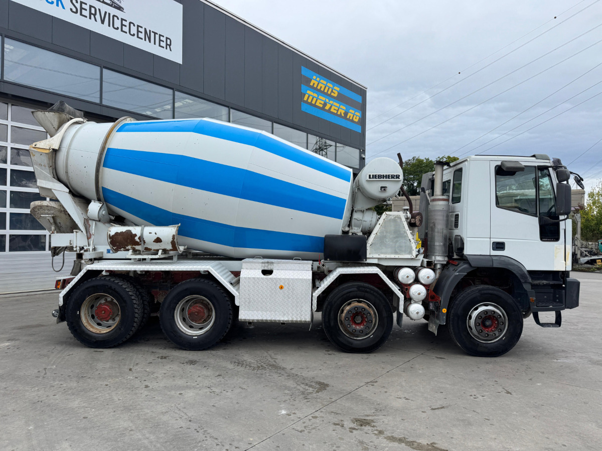 IVECO 440 Cursor 8x4 Liebherr - משאית מערבלת בטון: תמונה 4 IVECO 440 Cursor 8x4 Liebherr - משאית מערבלת בטון: תמונה 4