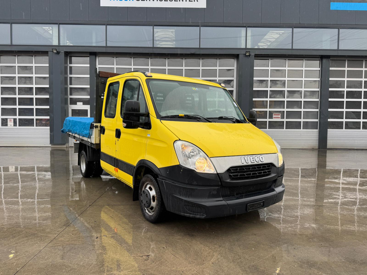 IVECO Daily 35C15 4x2 - כלי רכב מסחרי במיטה שטוחה, כלי רכב מסחרי קומבי: תמונה 2 IVECO Daily 35C15 4x2 - כלי רכב מסחרי במיטה שטוחה, כלי רכב מסחרי קומבי: תמונה 2
