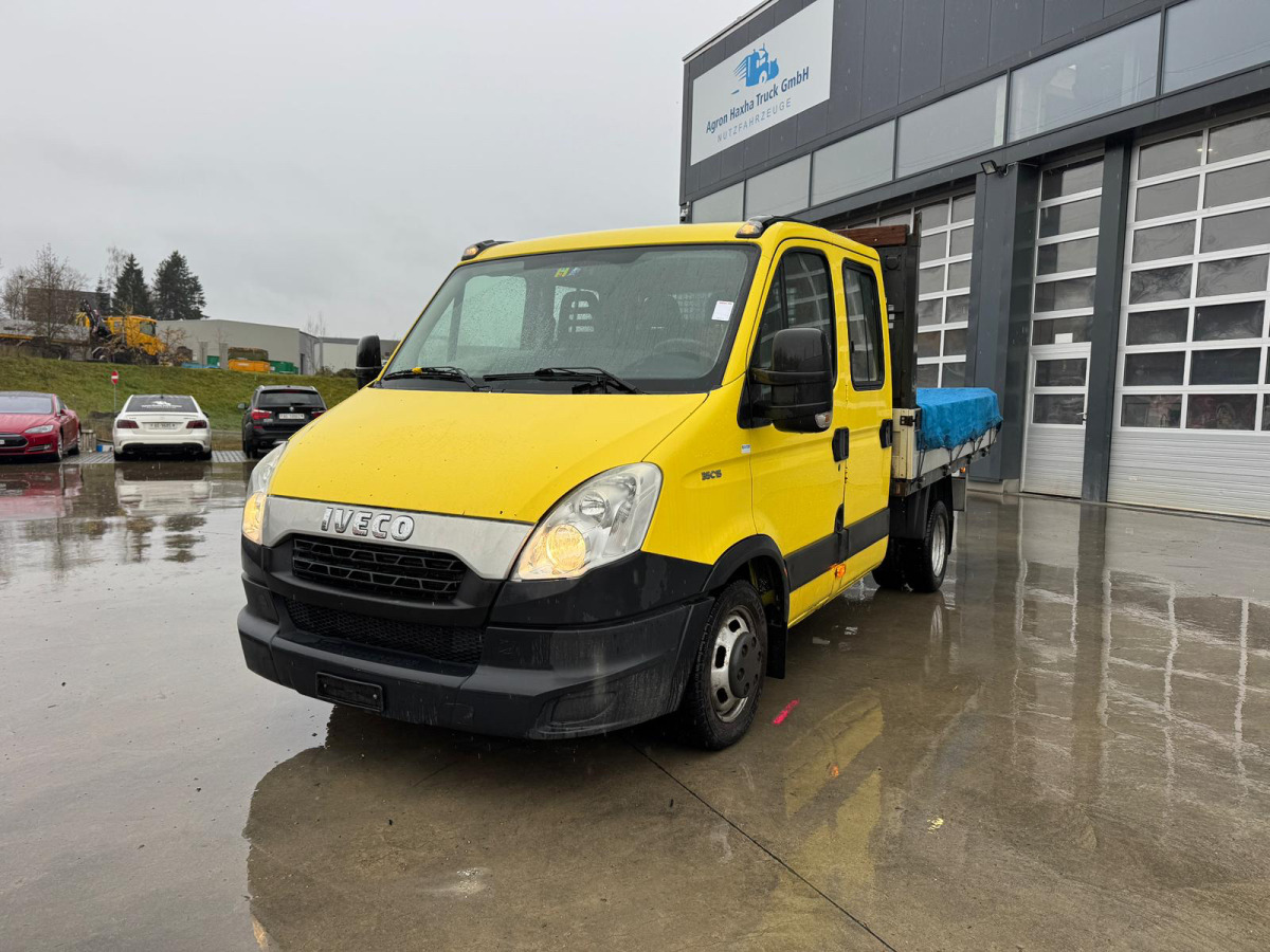 IVECO Daily 35C15 4x2 - כלי רכב מסחרי במיטה שטוחה, כלי רכב מסחרי קומבי: תמונה 1 IVECO Daily 35C15 4x2 - כלי רכב מסחרי במיטה שטוחה, כלי רכב מסחרי קומבי: תמונה 1