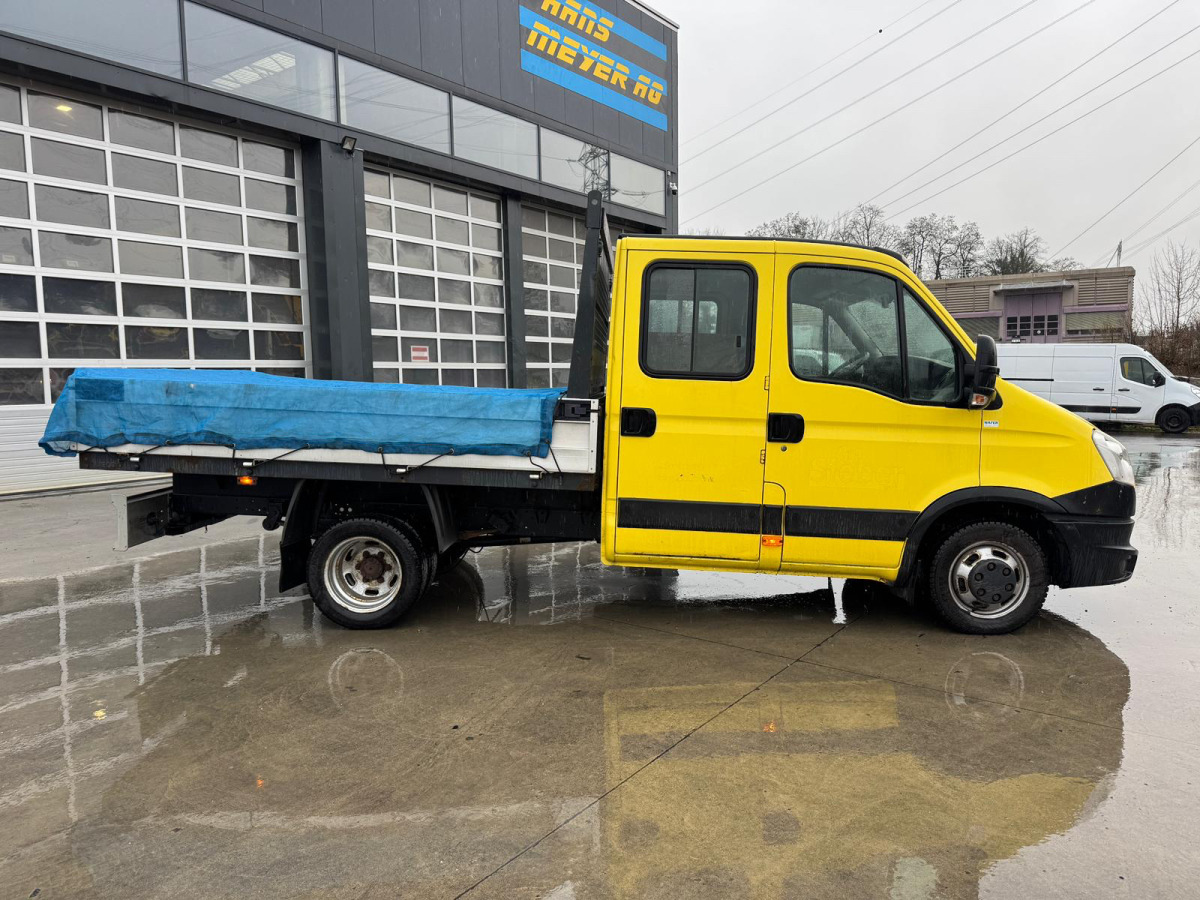 IVECO Daily 35C15 4x2 - כלי רכב מסחרי במיטה שטוחה, כלי רכב מסחרי קומבי: תמונה 3 IVECO Daily 35C15 4x2 - כלי רכב מסחרי במיטה שטוחה, כלי רכב מסחרי קומבי: תמונה 3