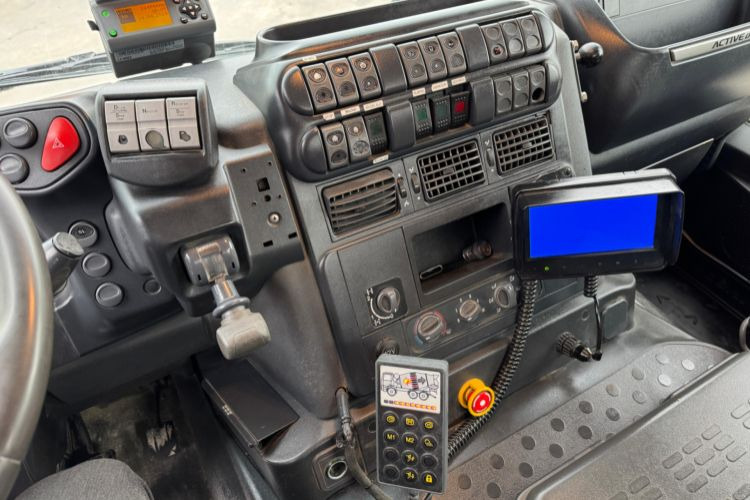 משאית מערבלת בטון Iveco Trakker 450 8x4 (Liebherr 9m3 2018): תמונה 15