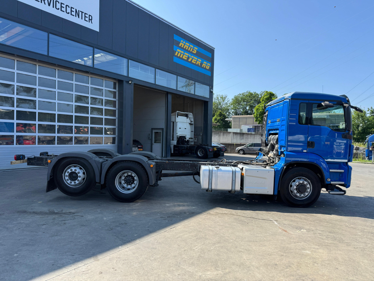 MAN TGS 26.440 6x2/4 Fahrgestell - משאית עם שלדת תא: תמונה 4 MAN TGS 26.440 6x2/4 Fahrgestell - משאית עם שלדת תא: תמונה 4