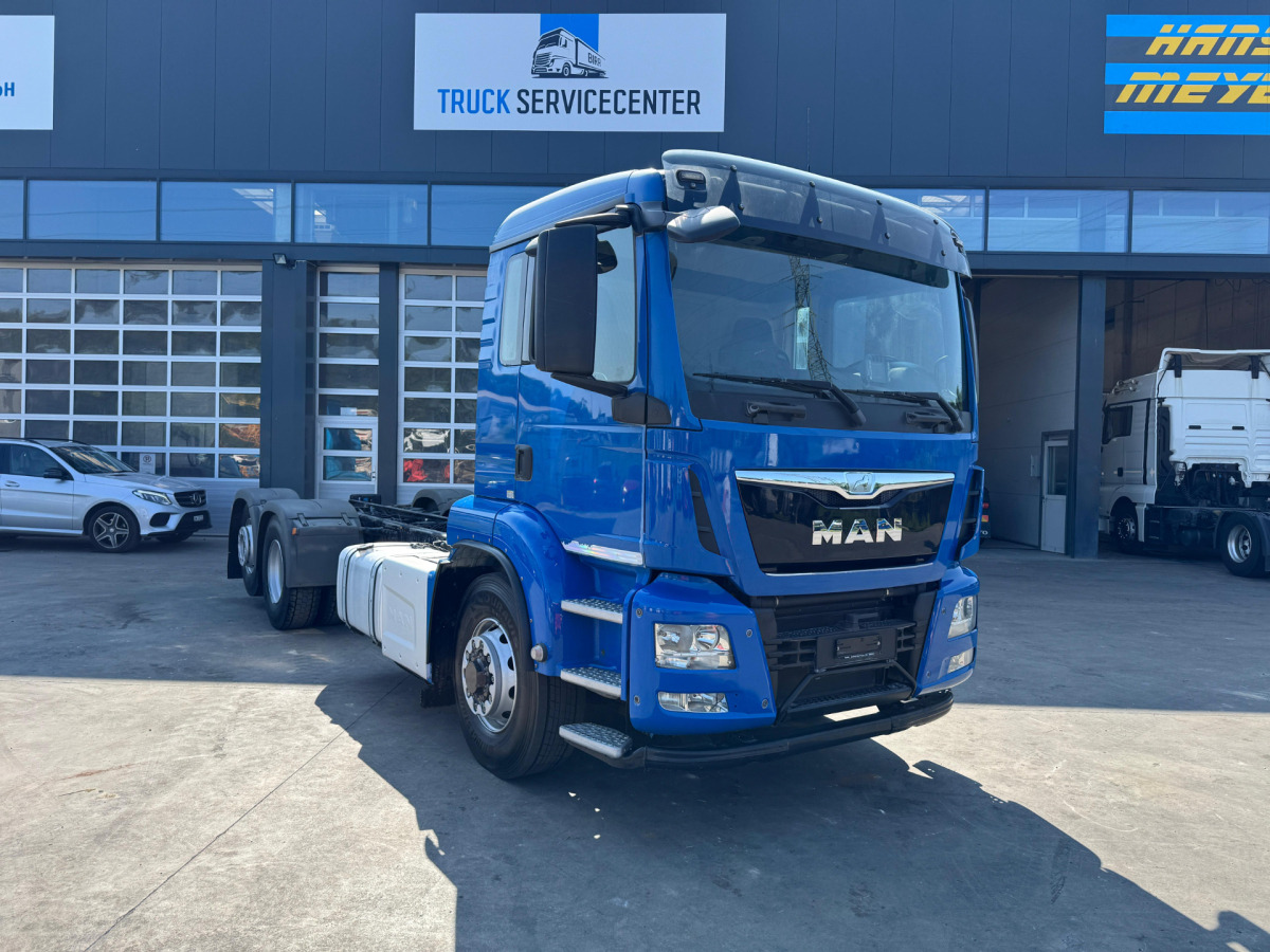 MAN TGS 26.440 6x2/4 Fahrgestell - משאית עם שלדת תא: תמונה 3 MAN TGS 26.440 6x2/4 Fahrgestell - משאית עם שלדת תא: תמונה 3