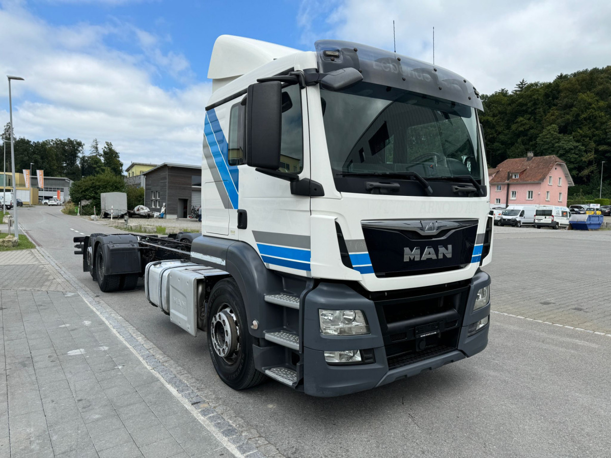MAN TGS 26.440 6x2 Chassis - משאית עם שלדת תא: תמונה 3 MAN TGS 26.440 6x2 Chassis - משאית עם שלדת תא: תמונה 3