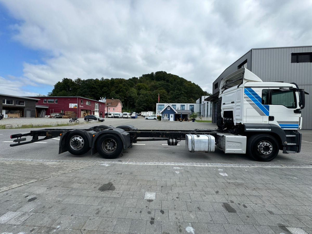 MAN TGS 26.440 6x2 Chassis - משאית עם שלדת תא: תמונה 4 MAN TGS 26.440 6x2 Chassis - משאית עם שלדת תא: תמונה 4