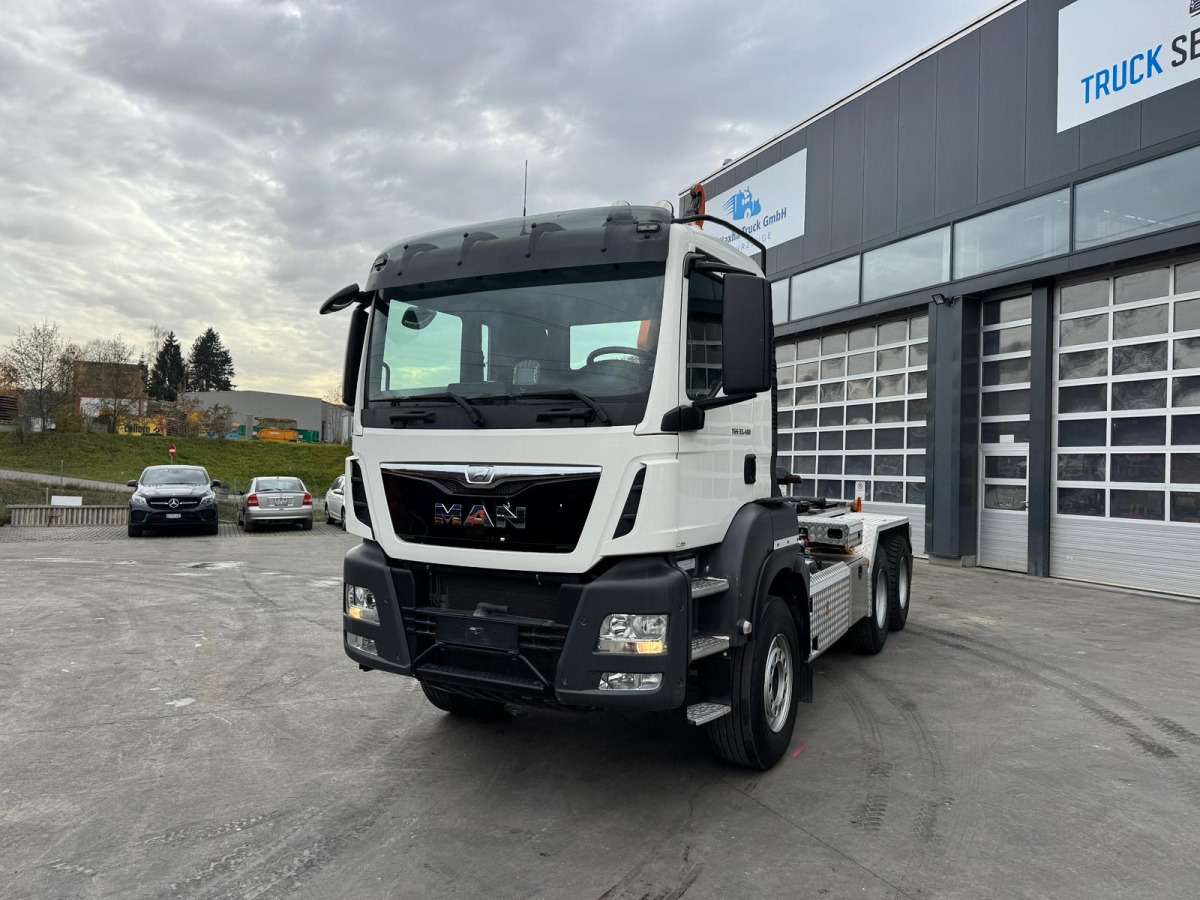 MAN TGS 33.480 6x4 Moser Haken 53'000Km - משאית הרמת וו: תמונה 1 MAN TGS 33.480 6x4 Moser Haken 53'000Km - משאית הרמת וו: תמונה 1