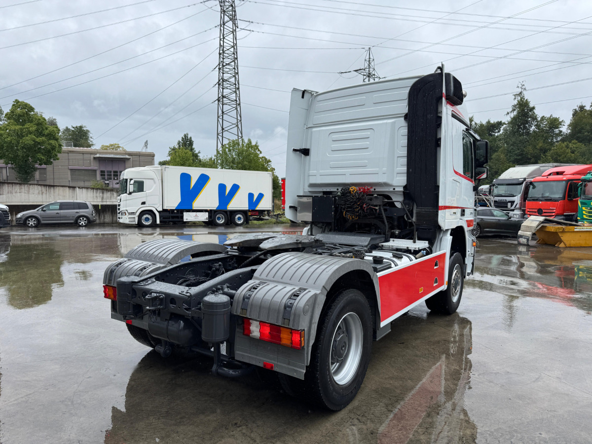 MERCEDES Actros 2044 4x4 - יחידת טרקטור: תמונה 5 MERCEDES Actros 2044 4x4 - יחידת טרקטור: תמונה 5