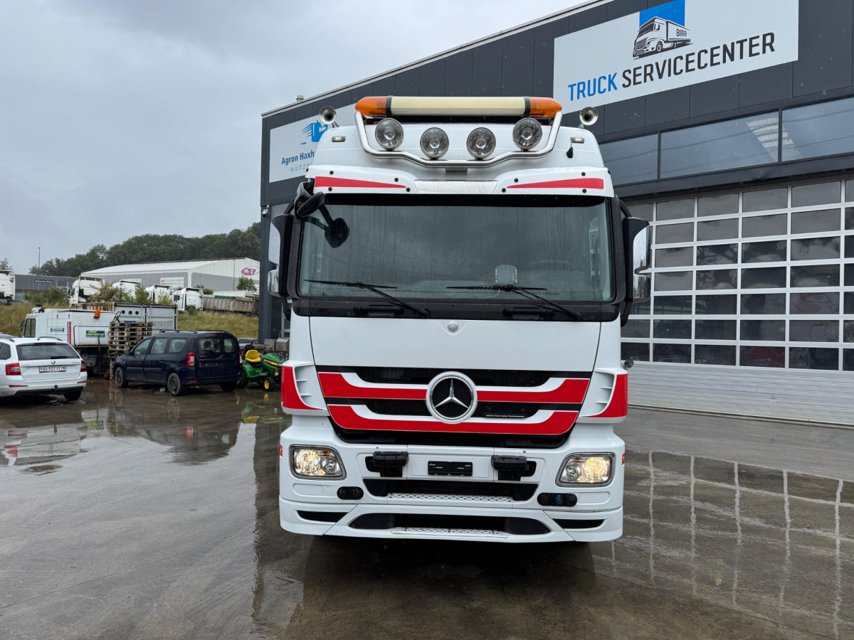 MERCEDES Actros 2044 4x4 - יחידת טרקטור: תמונה 2 MERCEDES Actros 2044 4x4 - יחידת טרקטור: תמונה 2