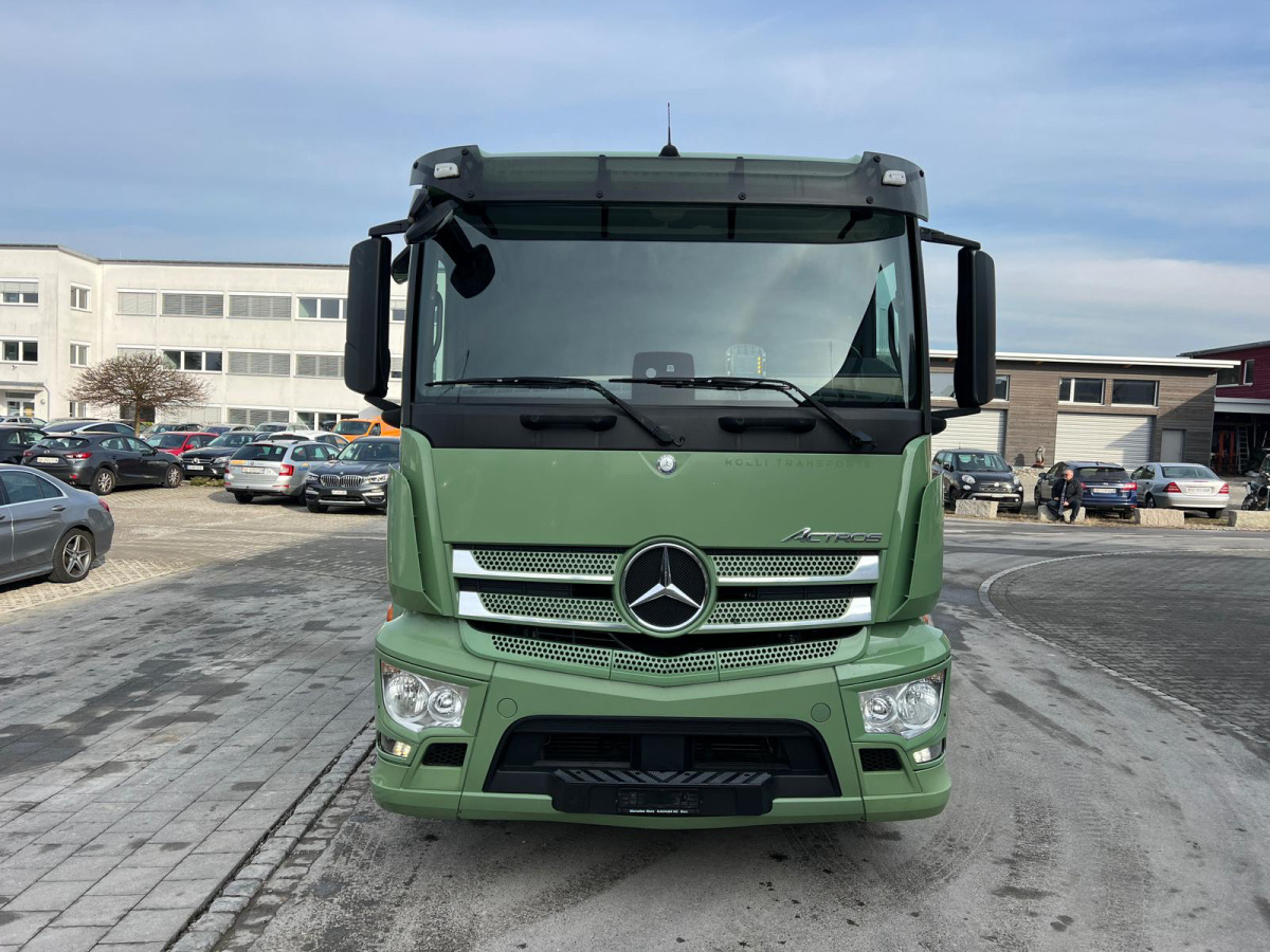 MERCEDES Actros 2543 6x2 - משאית עם שלדת תא: תמונה 2 MERCEDES Actros 2543 6x2 - משאית עם שלדת תא: תמונה 2