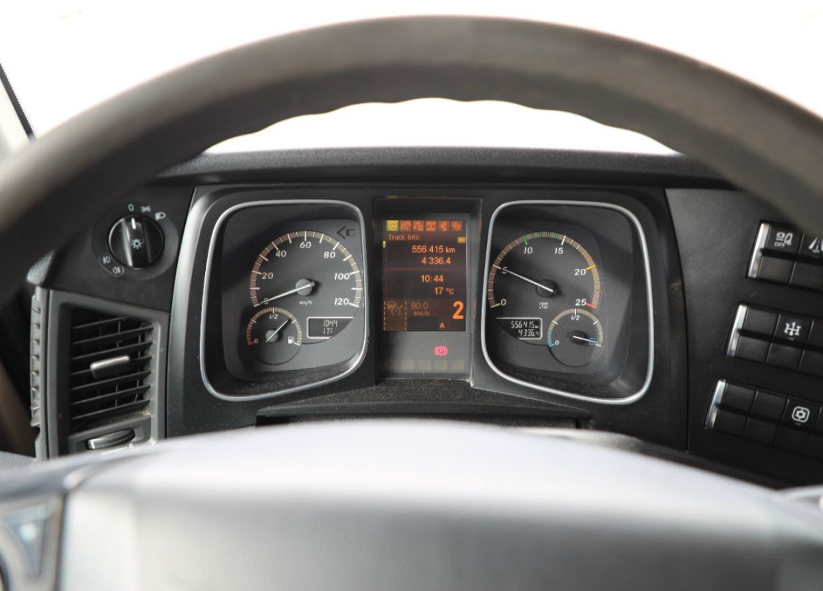 MERCEDES Actros 2548 6x2 - משאית עם שלדת תא: תמונה 5 MERCEDES Actros 2548 6x2 - משאית עם שלדת תא: תמונה 5