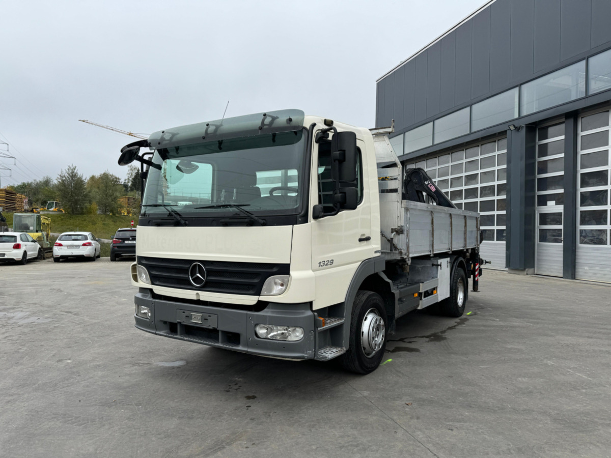 MERCEDES Atego 1329 4x2 Hiab 088-2 - מזהיר, משאית מנוף: תמונה 2 MERCEDES Atego 1329 4x2 Hiab 088-2 - מזהיר, משאית מנוף: תמונה 2