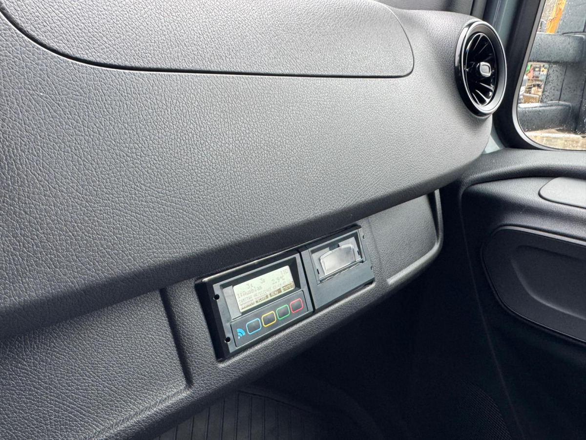 כלי רכב מסחרי לקירור MERCEDES Sprinter 314 CDI Pharmakoffer mit Kühlung: תמונה 8 כלי רכב מסחרי לקירור MERCEDES Sprinter 314 CDI Pharmakoffer mit Kühlung: תמונה 8