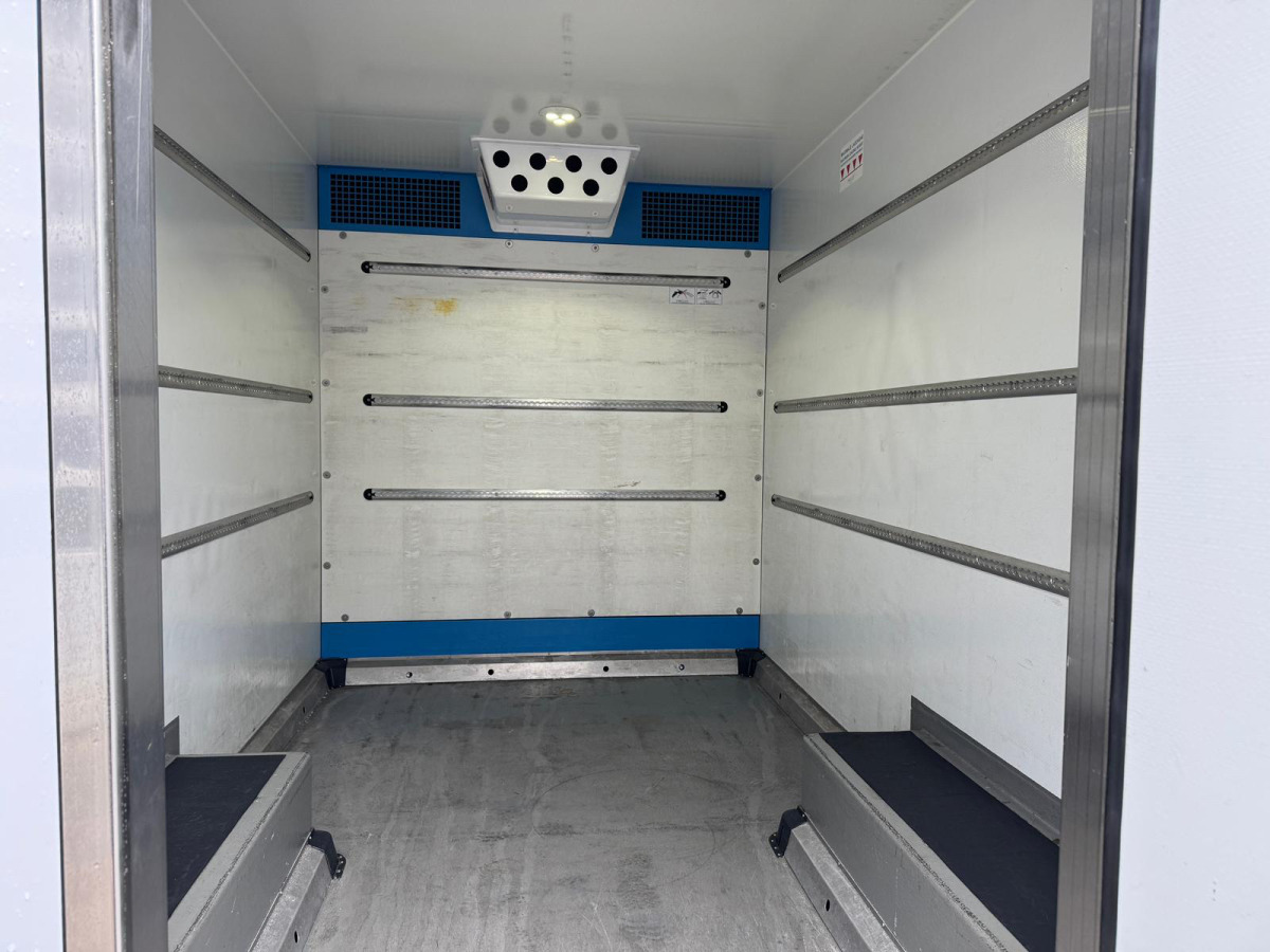 כלי רכב מסחרי לקירור MERCEDES Sprinter 314 CDI Pharmakoffer mit Kühlung: תמונה 7 כלי רכב מסחרי לקירור MERCEDES Sprinter 314 CDI Pharmakoffer mit Kühlung: תמונה 7