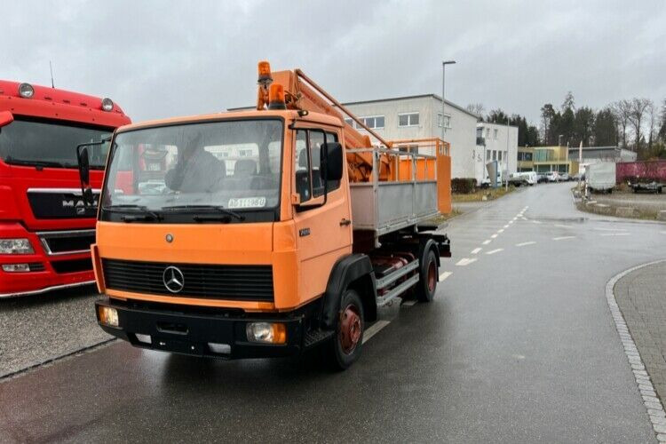Mercedes-Benz 709 WUMAG GELENKSTEIGER 14M - פלטפורמה אווירית מותקנת על משאית: תמונה 1 Mercedes-Benz 709 WUMAG GELENKSTEIGER 14M - פלטפורמה אווירית מותקנת על משאית: תמונה 1