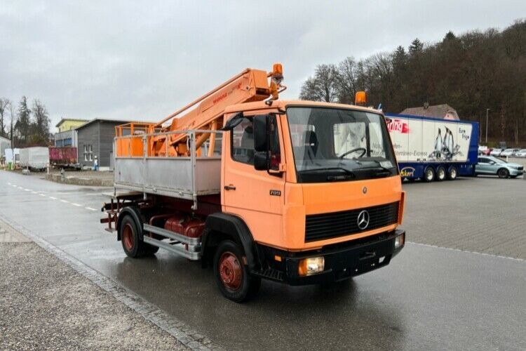 Mercedes-Benz 709 WUMAG GELENKSTEIGER 14M - פלטפורמה אווירית מותקנת על משאית: תמונה 2 Mercedes-Benz 709 WUMAG GELENKSTEIGER 14M - פלטפורמה אווירית מותקנת על משאית: תמונה 2