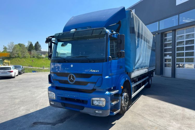 Mercedes-Benz Axor 1833 4x2 - משאית וילונות צד: תמונה 1 Mercedes-Benz Axor 1833 4x2 - משאית וילונות צד: תמונה 1