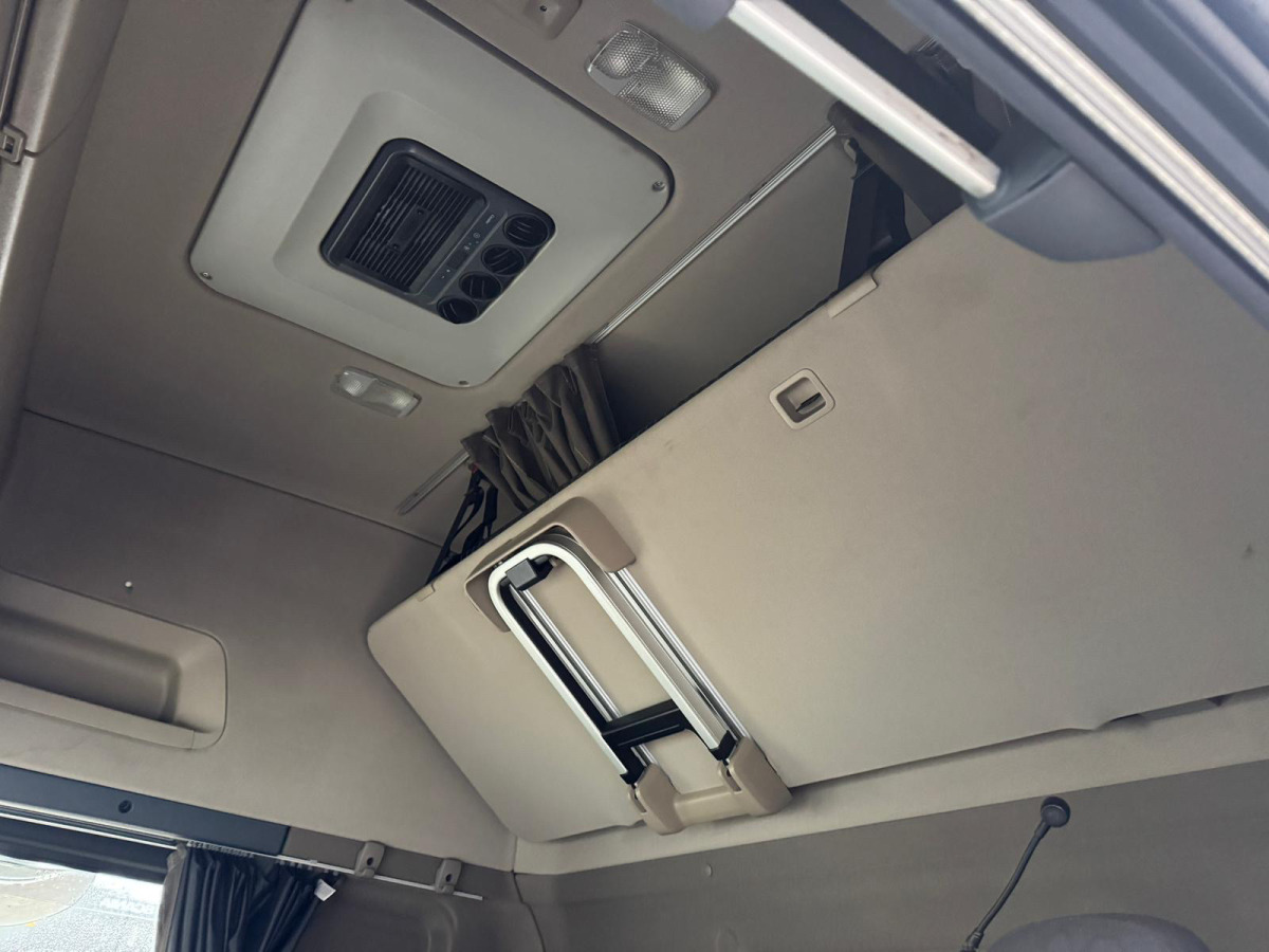 יחידת טרקטור SCANIA R450 4x2 Tanks 1000L No EGR: תמונה 12 יחידת טרקטור SCANIA R450 4x2 Tanks 1000L No EGR: תמונה 12