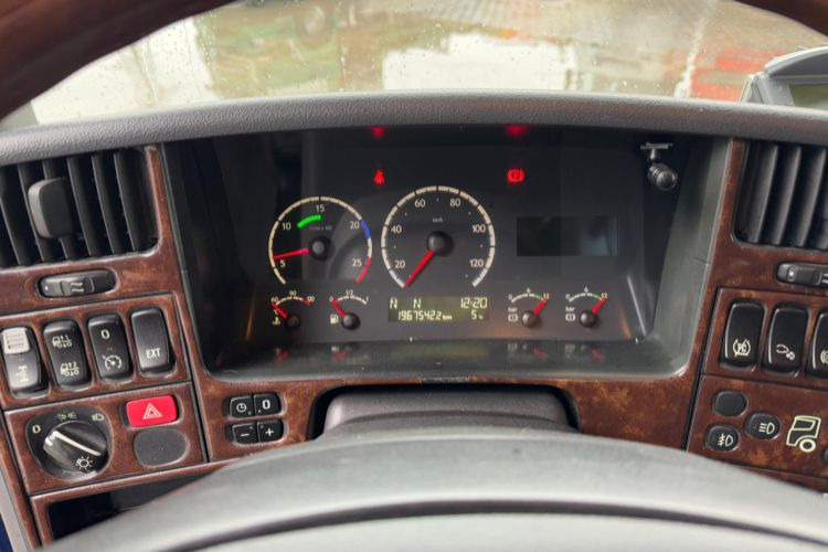 יחידת טרקטור Scania R620 V8 Analog Tacho: תמונה 16