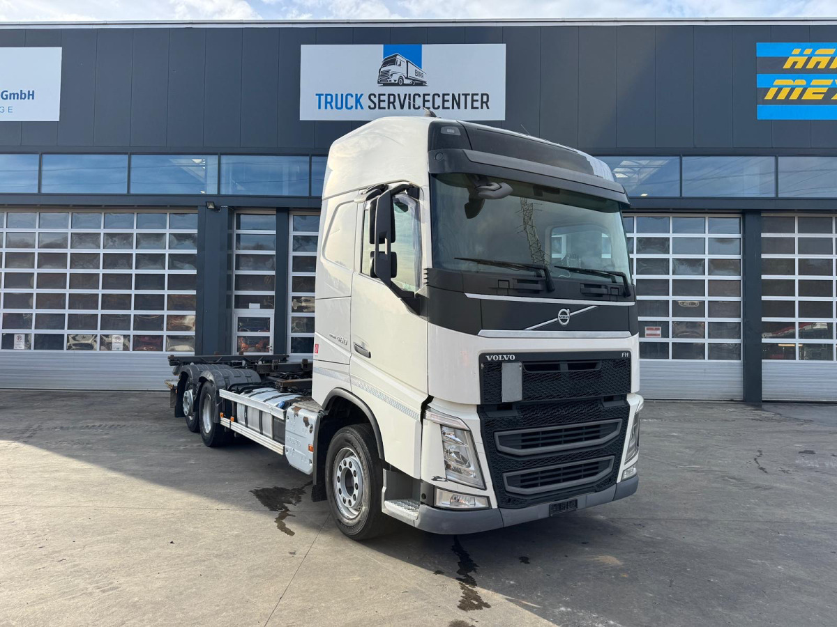 VOLVO FH-460 6x2 BDF - מוביל מכולות/ משאית החלפת גוף: תמונה 3 VOLVO FH-460 6x2 BDF - מוביל מכולות/ משאית החלפת גוף: תמונה 3