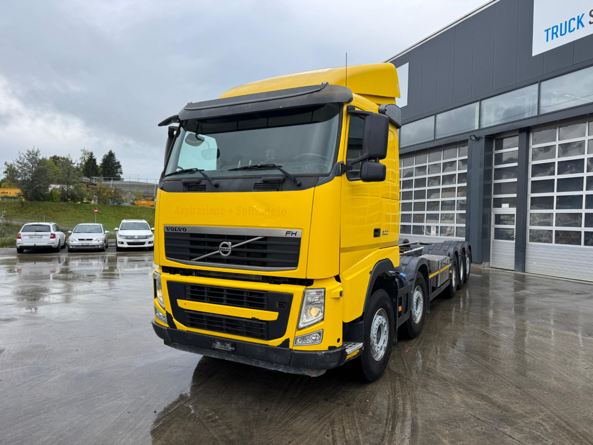 VOLVO FH-500 10x4 - משאית עם שלדת תא: תמונה 1 VOLVO FH-500 10x4 - משאית עם שלדת תא: תמונה 1