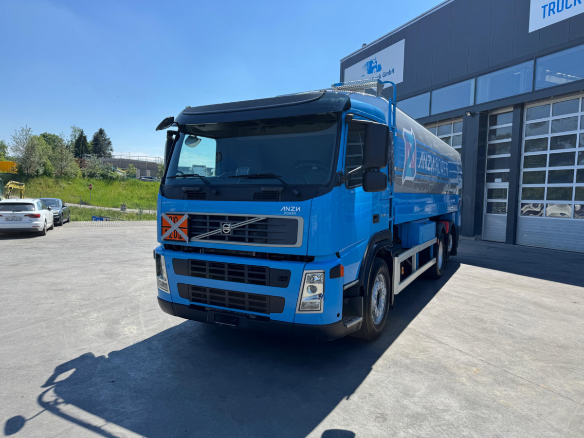 VOLVO FM-500 6x2 Tankwagen - משאית מכל: תמונה 1 VOLVO FM-500 6x2 Tankwagen - משאית מכל: תמונה 1