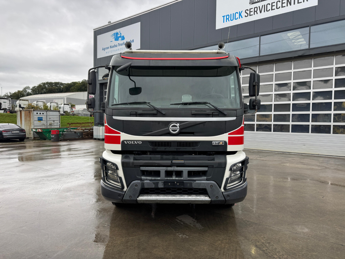 VOLVO FMX-540 10x4 - משאית עם שלדת תא: תמונה 2 VOLVO FMX-540 10x4 - משאית עם שלדת תא: תמונה 2
