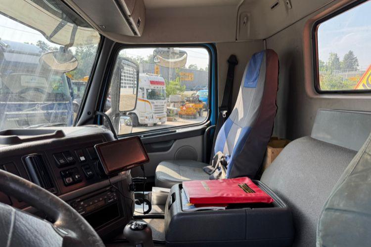 משאית מנוף Volvo FM-300 4x2 Palfinger 16502-5: תמונה 18