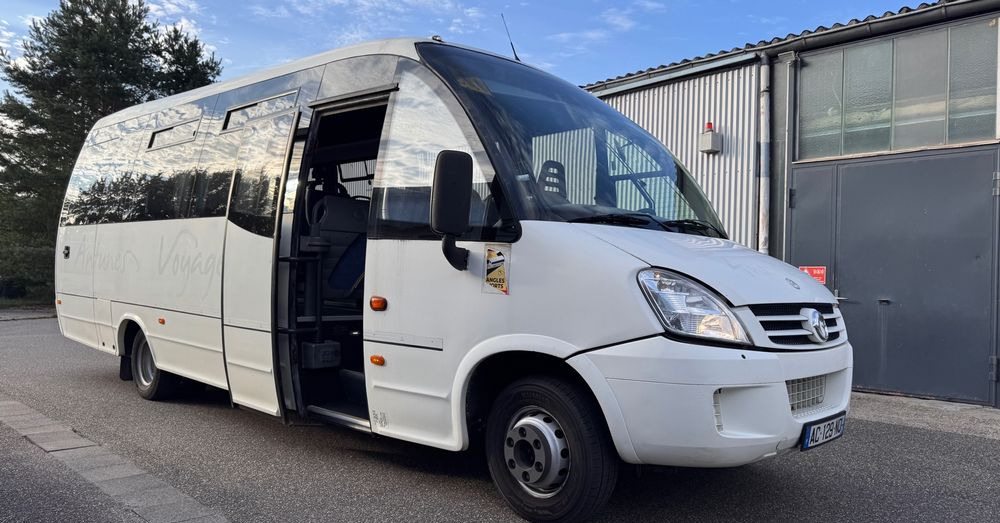 Iveco Wing /34 miejsca /mały przebieg /Cena:109000 zł netto - מיניבוס, כלי רכב מסחרי לנוסעים: תמונה 1 Iveco Wing /34 miejsca /mały przebieg /Cena:109000 zł netto - מיניבוס, כלי רכב מסחרי לנוסעים: תמונה 1
