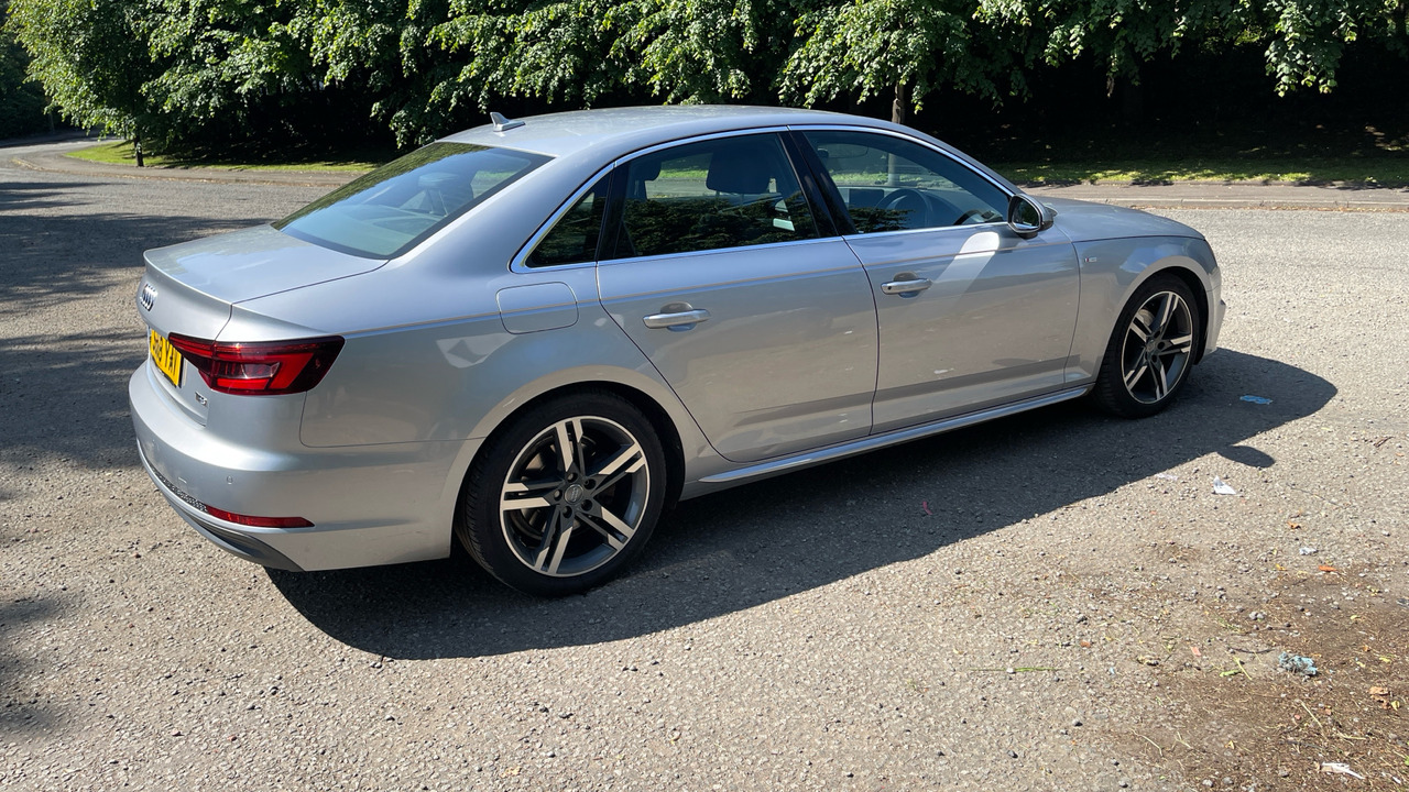 AUDI A4 1.4T FSI S Line 150Ps - סדאן: תמונה 4 AUDI A4 1.4T FSI S Line 150Ps - סדאן: תמונה 4