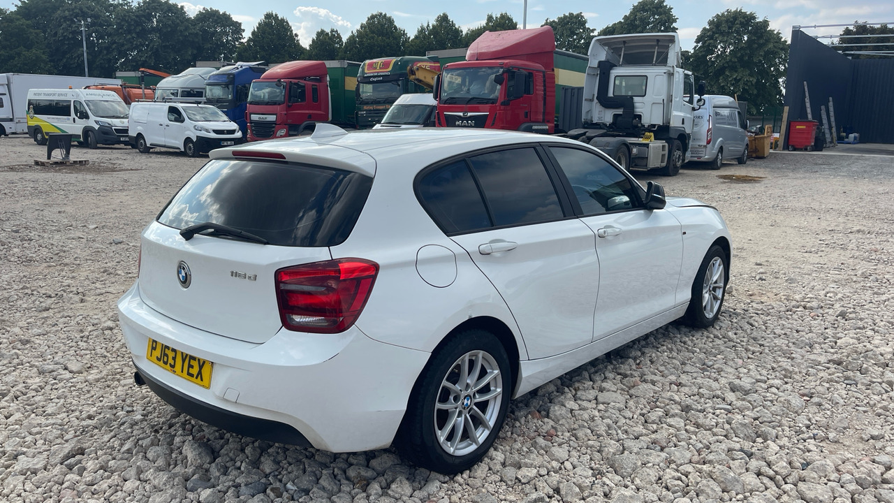 BMW 116D - האצ'בק: תמונה 4 BMW 116D - האצ'בק: תמונה 4