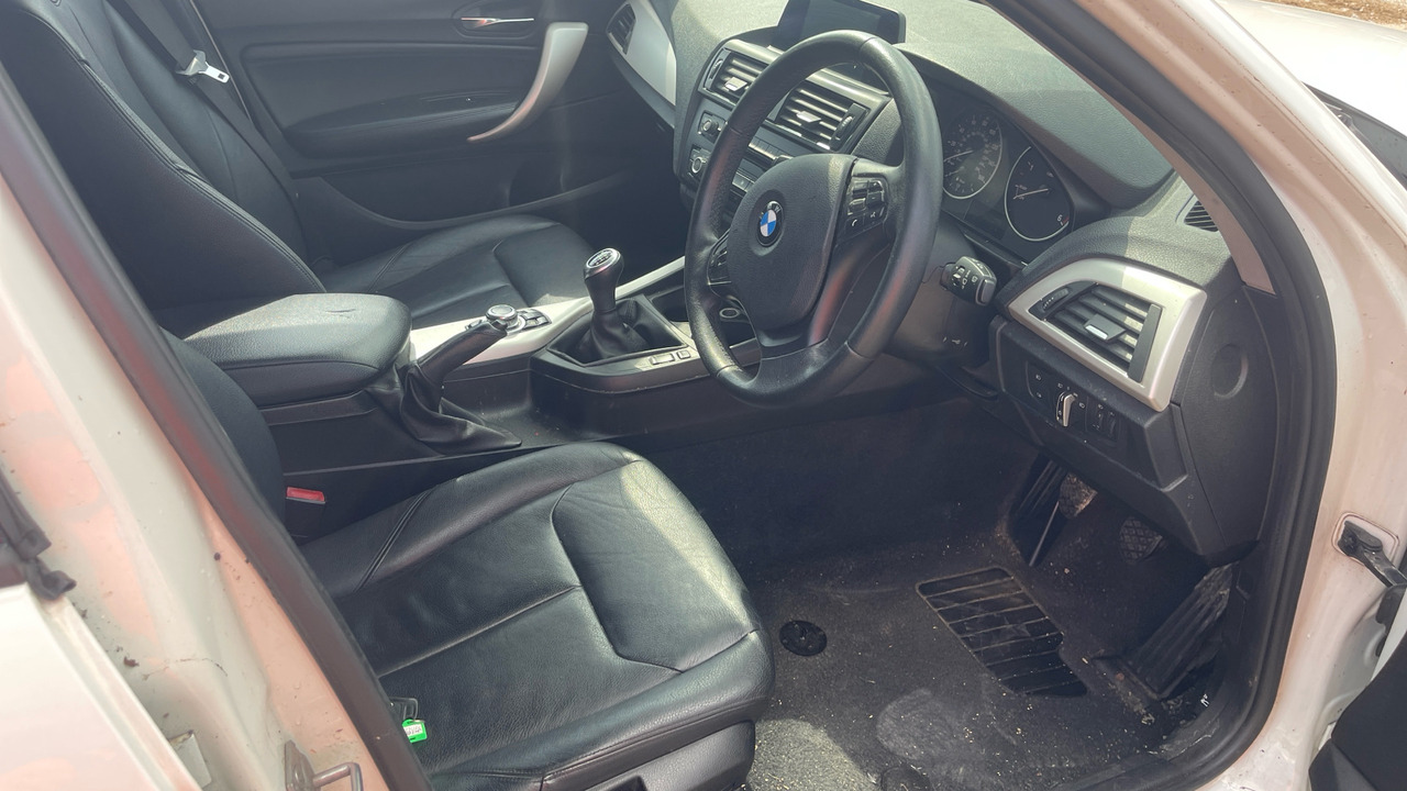 BMW 116D - האצ'בק: תמונה 5 BMW 116D - האצ'בק: תמונה 5