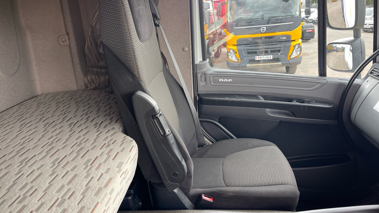 משאית וילונות צד DAF CF 250: תמונה 8
