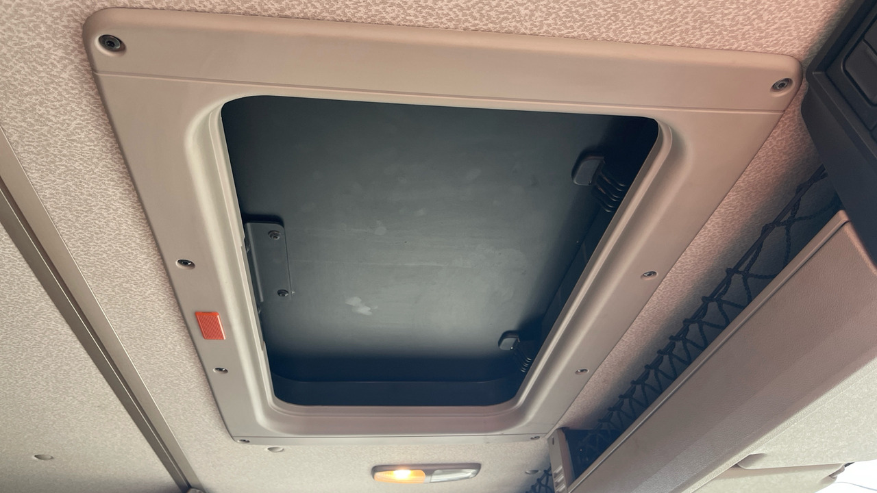 משאית וילונות צד DAF CF 250: תמונה 16