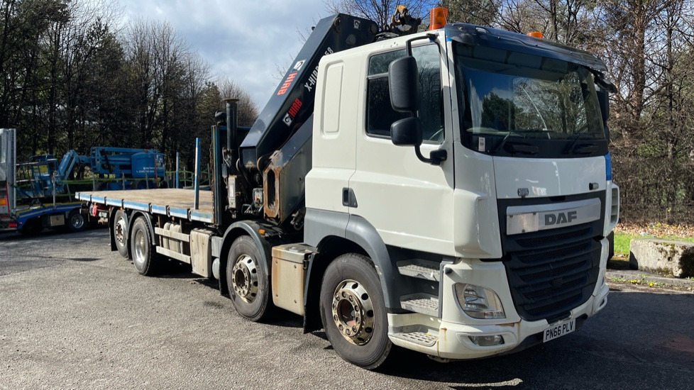 DAF CF 460 - משאית צד נופל/ שטוחה, משאית מנוף: תמונה 1 DAF CF 460 - משאית צד נופל/ שטוחה, משאית מנוף: תמונה 1