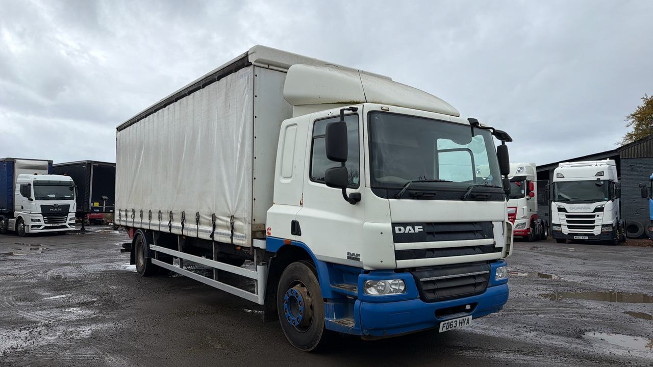 DAF CF 65.220 - משאית וילונות צד: תמונה 1 DAF CF 65.220 - משאית וילונות צד: תמונה 1